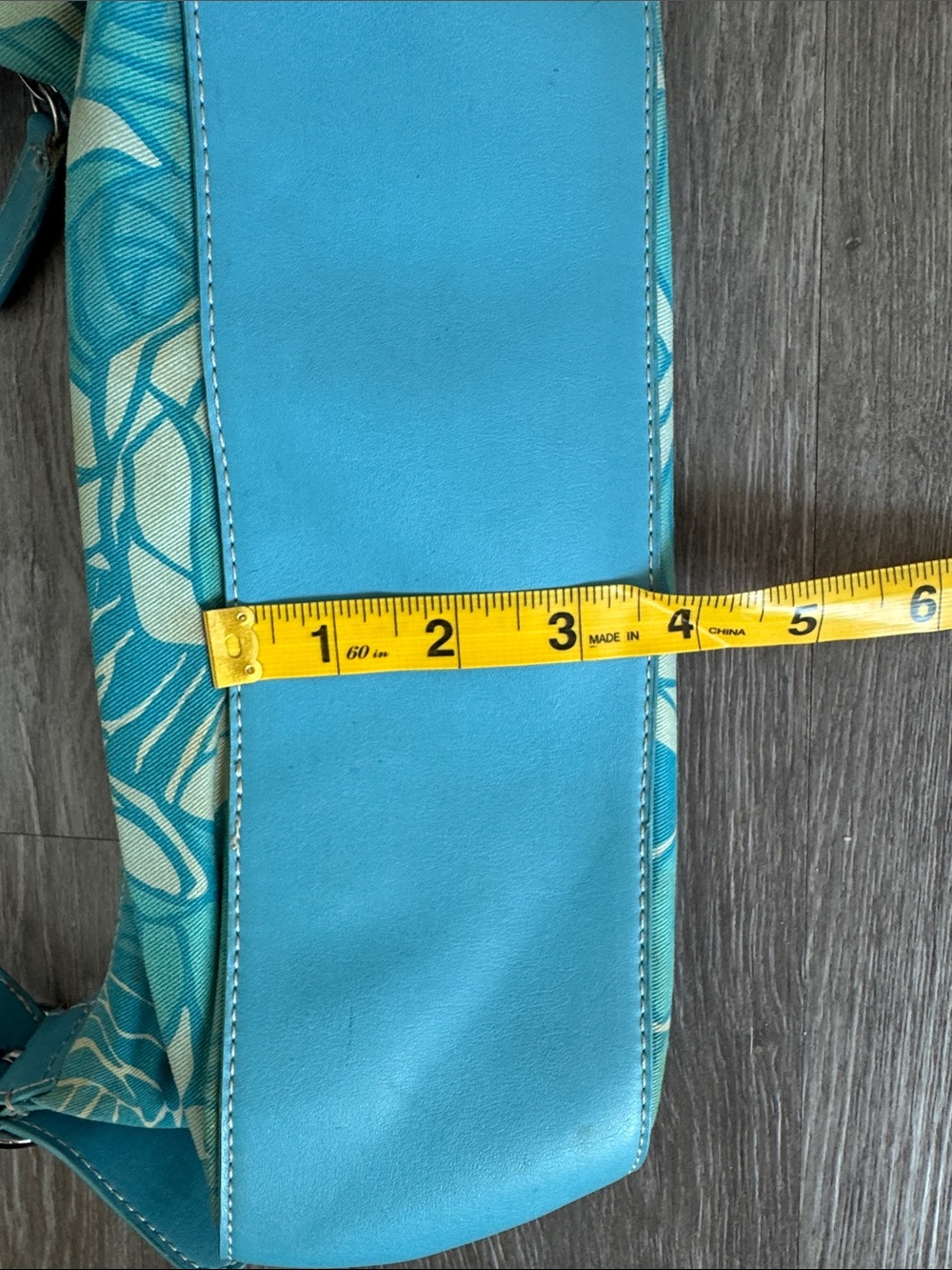 Fossil Teal Rose-Print Shoulder Bag with Silver Hardware and Charms - Picture 2 of 12
